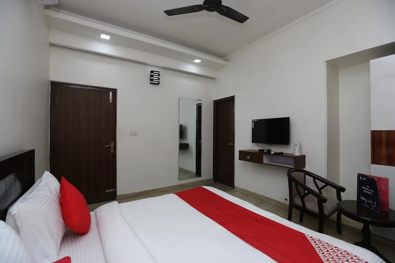 Hotel O Krishna Inn Gurgaon