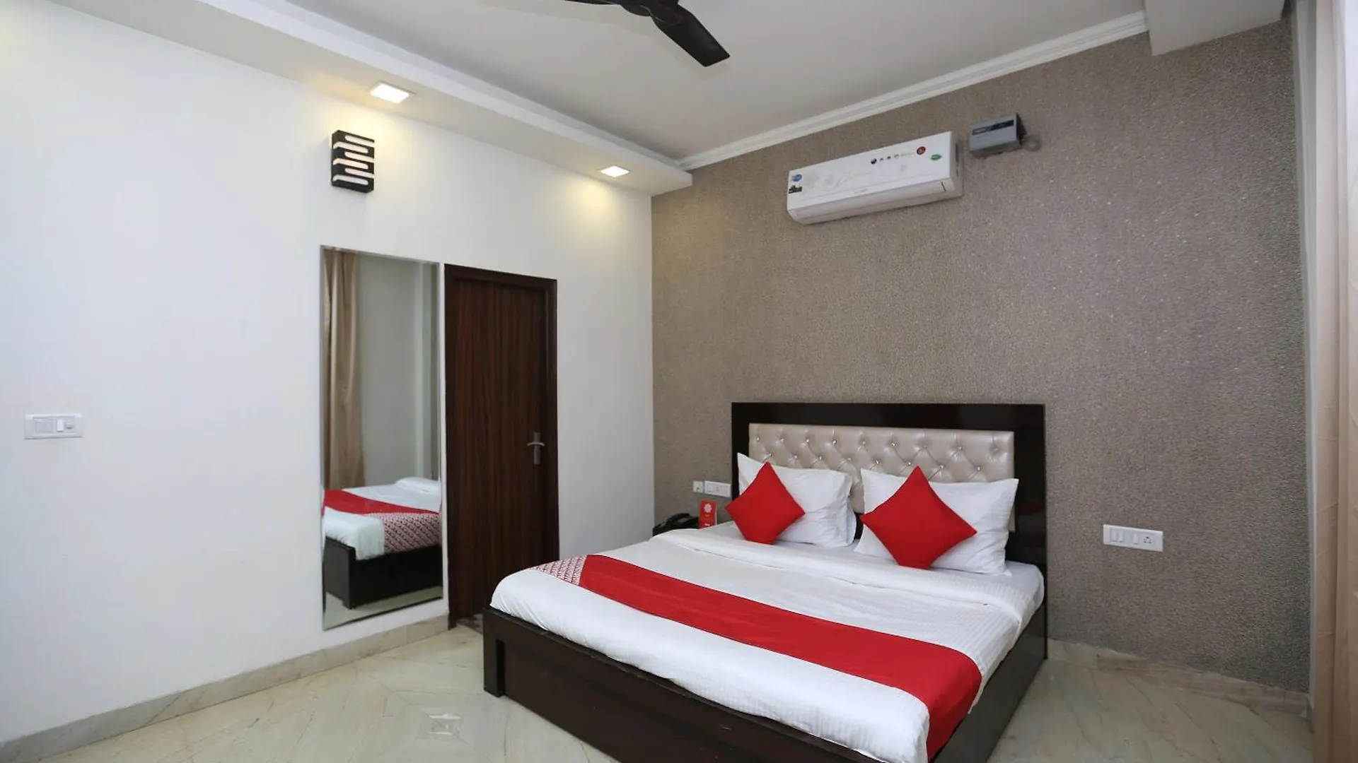 Hotel O Krishna Inn Gurgaon