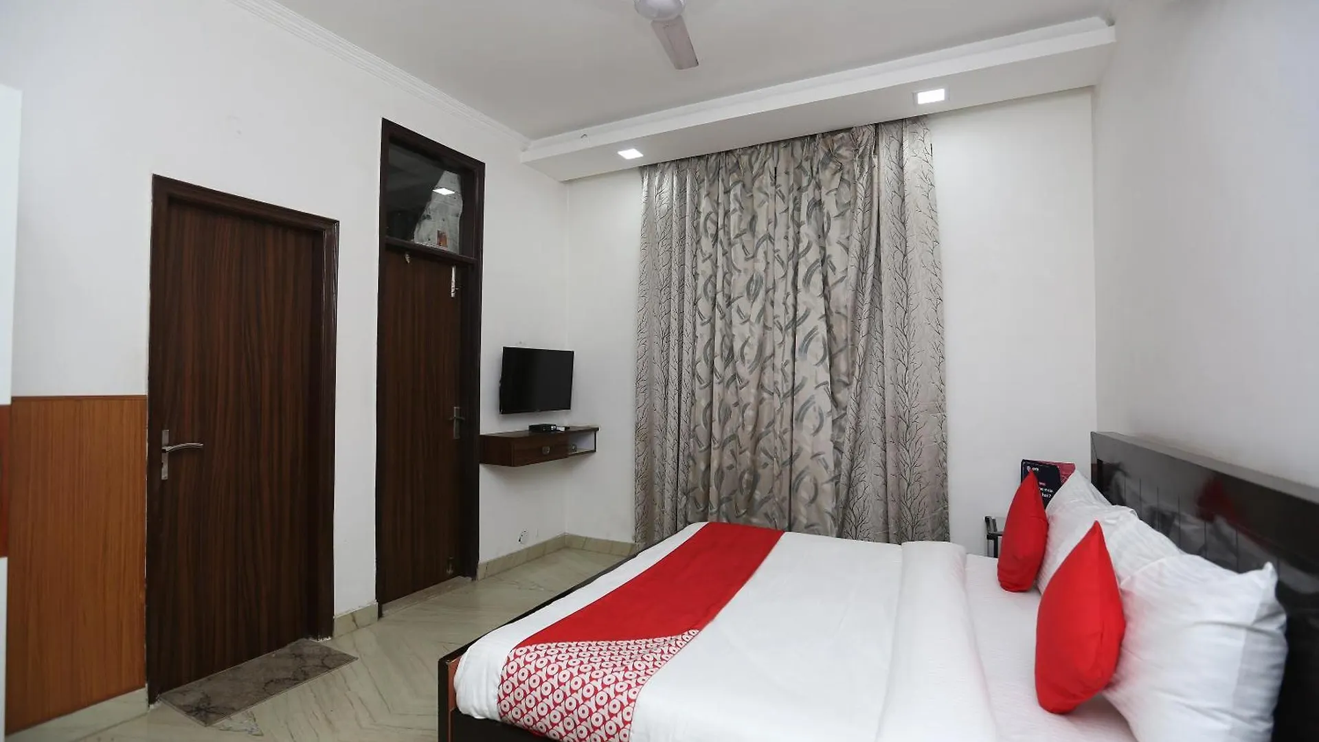 Hotel O Krishna Inn Gurgaon