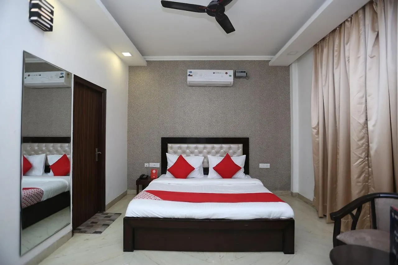 Hotel O Krishna Inn Gurgaon