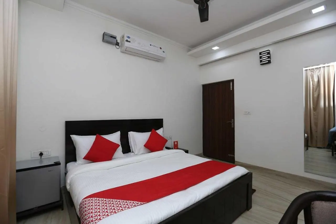 Hotel O Krishna Inn Gurgaon 3*,  India