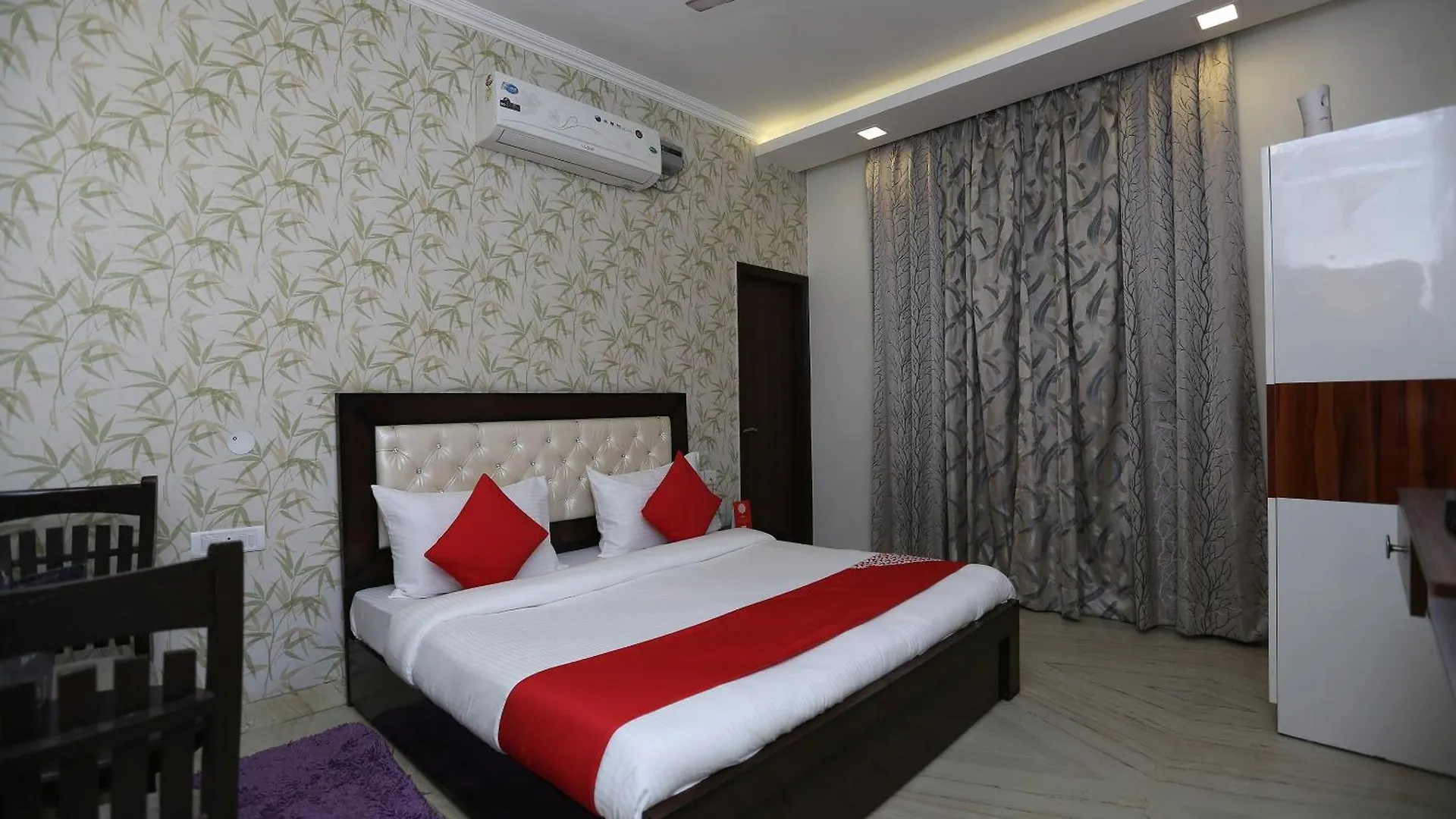 Hotel O Krishna Inn Gurgaon India