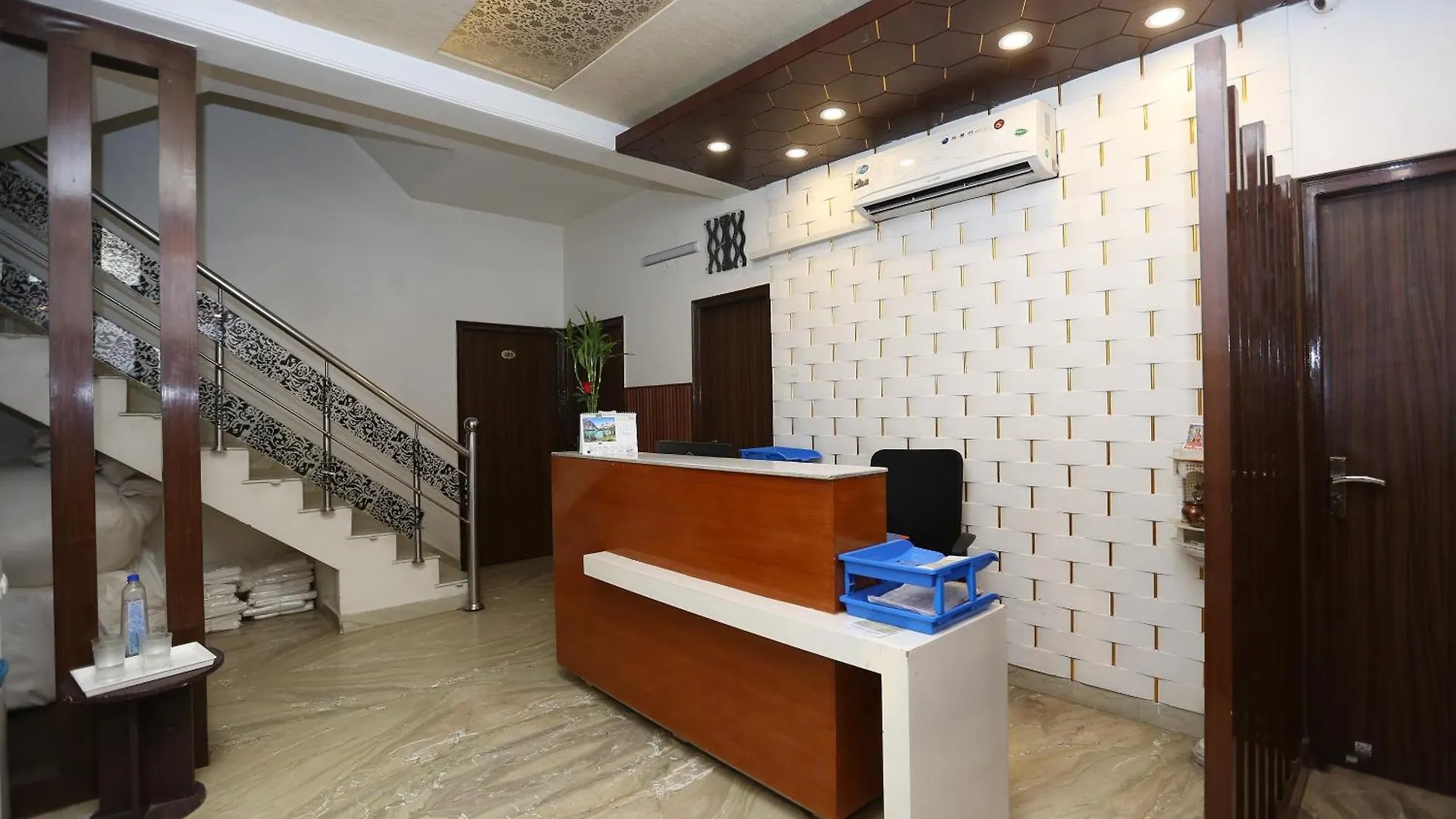 Hotel O Krishna Inn Gurgaon